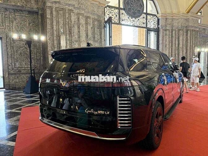 VinFast Lạc Hồng LX900