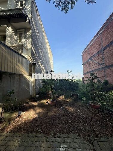 Đất Nhà Phố 5x20m 1 Trệt 2 Lầu Đường Đôi Gần Cổng Số 1 Vị Trí Cực Đẹp