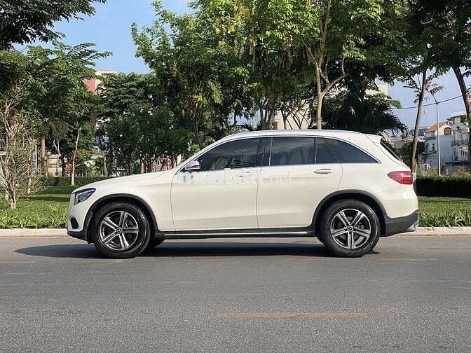 GLC 200 model 2020 cực kỳ mới ít sử dụng chuẩn chỉ