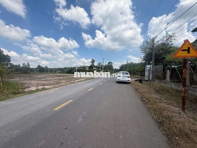 Bán lô đất thổ cư mặt tiền đường nhựa .tphcm