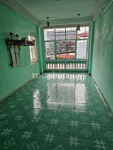 Cho thuê nhà MP Bạch Đằng. DT 42m x 5T. Phù hợp làm VP Kd hoặc làm Kho