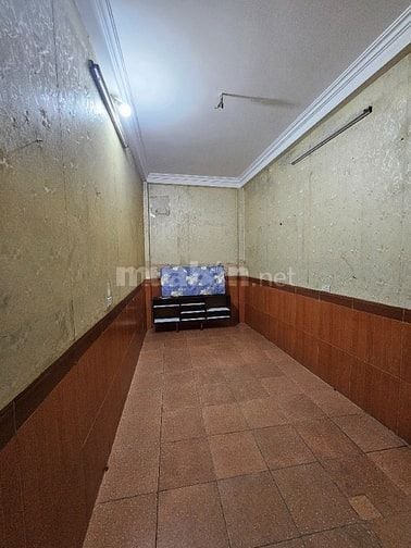 Cho thuê nhà MP Bạch Đằng. DT 42m x 5T. Phù hợp làm VP Kd hoặc làm Kho