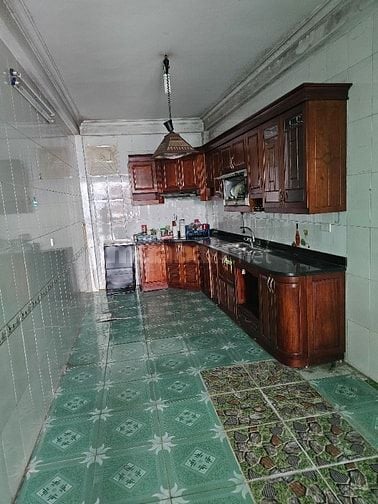 Cho thuê nhà MP Bạch Đằng. DT 42m x 5T. Phù hợp làm VP Kd hoặc làm Kho