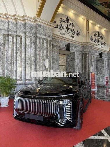 VinFast Lạc Hồng LX900