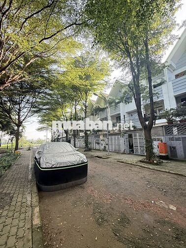 Đất Nhà Phố 5x20m 1 Trệt 2 Lầu Đường Đôi Gần Cổng Số 1 Vị Trí Cực Đẹp