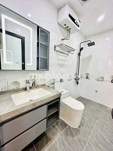 NGÕ 28 PHỐ TỨ LIÊN - THANG MÁY - GẦN TÂY HỒ - GẦN TRUNG TÂM-THUẬN TIỆN