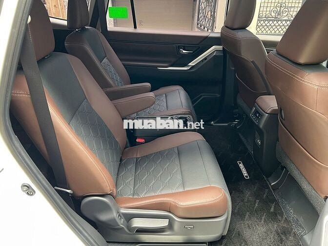 Toyota Innova Cross HEV 2.0 CVT 2025