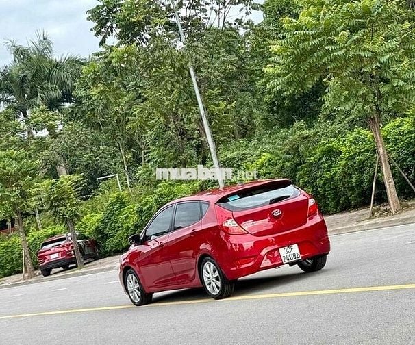 Hyundai Accent 2016 1.4 AT Hatchback - 11000 km