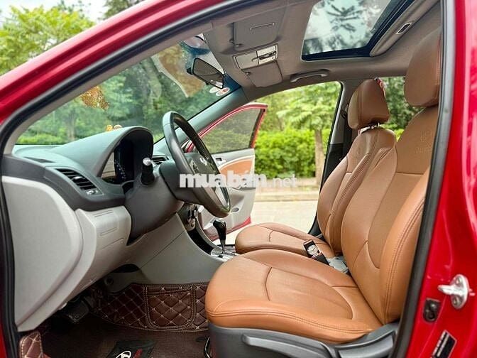 Hyundai Accent 2016 1.4 AT Hatchback - 11000 km