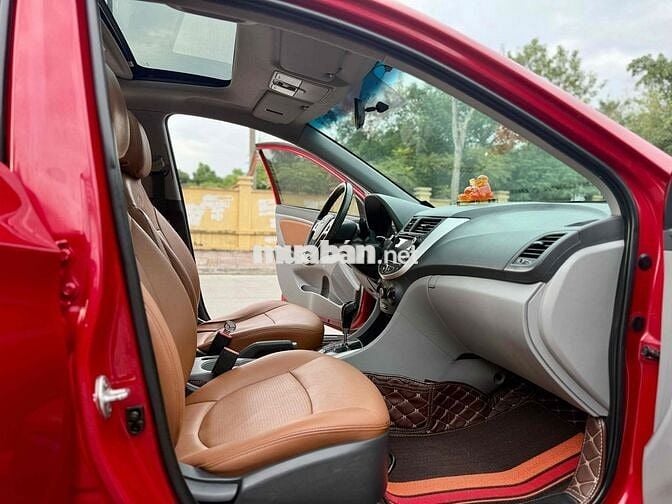 Hyundai Accent 2016 1.4 AT Hatchback - 11000 km