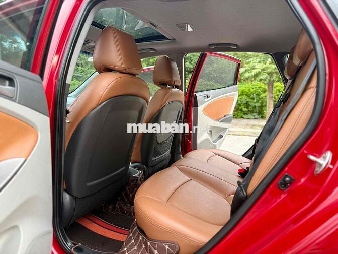 Hyundai Accent 2016 1.4 AT Hatchback - 11000 km