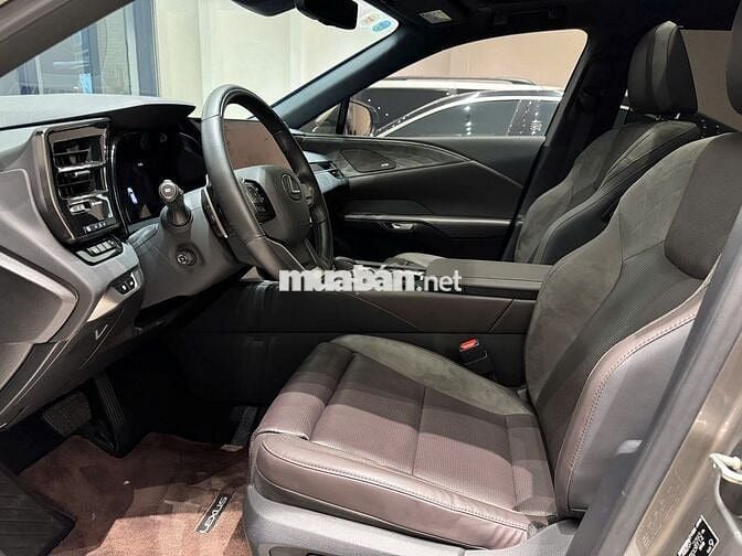 Lexus RX 350 Luxury Model 2024  - 39000 km