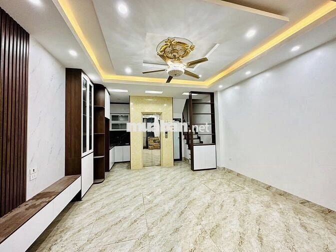 NGÕ 28 PHỐ TỨ LIÊN - THANG MÁY - GẦN TÂY HỒ - GẦN TRUNG TÂM-THUẬN TIỆN