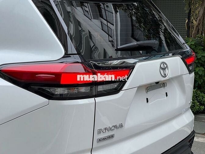 Toyota Innova Cross HEV 2.0 CVT 2025