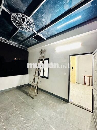 NGÕ 28 PHỐ TỨ LIÊN - THANG MÁY - GẦN TÂY HỒ - GẦN TRUNG TÂM-THUẬN TIỆN