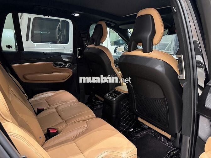 Volvo XC90 2022 Recharge T8 AWD - 19000 km