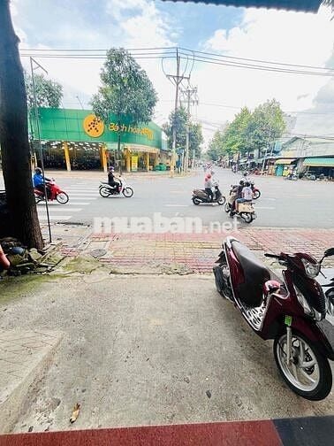 MẶT TIỀN HOÀN CÔNG 3 lầu 1 trệt đường Hai Bà Trưng PĐông Hoà