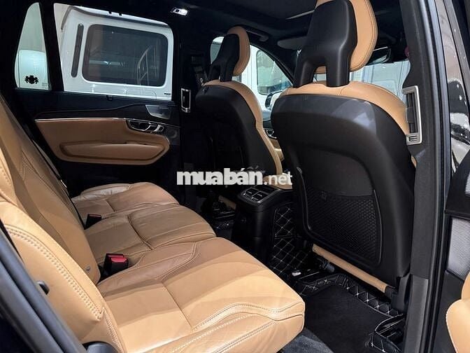 Volvo XC90 2022 Recharge T8 AWD - 19000 km