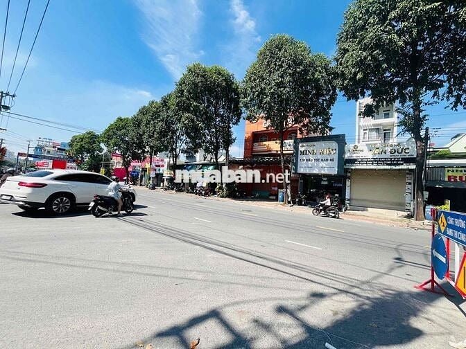 MẶT TIỀN HOÀN CÔNG 3 lầu 1 trệt đường Hai Bà Trưng PĐông Hoà