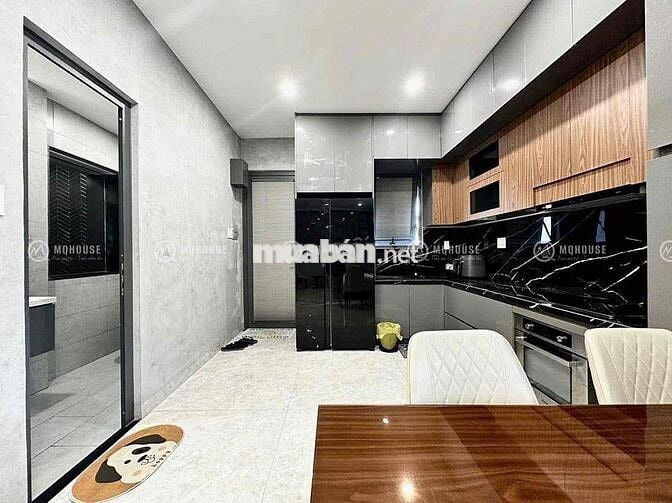 CĂN HỘ LUXURY FULL NỘI THẤT CỬA SỔ THOÁNG NGAY PHAN VĂN HÂN KẾ QUẬN 1