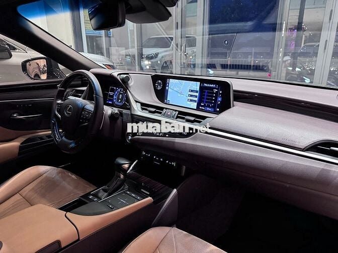 Lexus ES 250 2021  - 29000 km