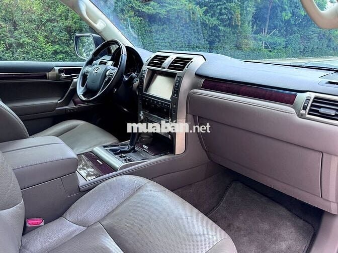 Lexus GX 460 Model 2016 - 68000 km