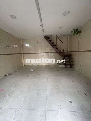 NHÀ 2 LẦU ĐƯỜNG 8M CÓ LỀ KHU BUÔN BÁN VẢI PHÚ THỌ HÒA – 4.05 TỶ TL