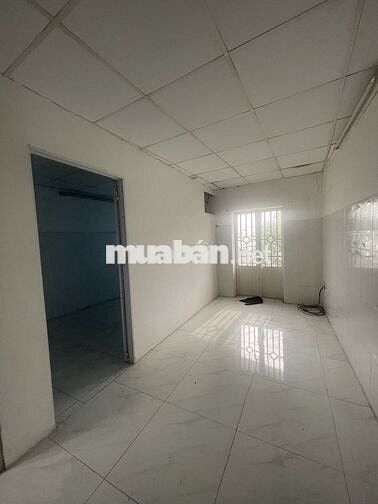 NHÀ 2 LẦU ĐƯỜNG 8M CÓ LỀ KHU BUÔN BÁN VẢI PHÚ THỌ HÒA – 4.05 TỶ TL