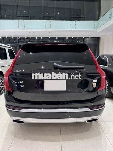 Volvo XC90 2022 Recharge T8 AWD - 19000 km