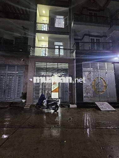 Nhà trung tâm Bình Tân hẻm 8m , kinh doanh buôn bán . Hồ Văn Long