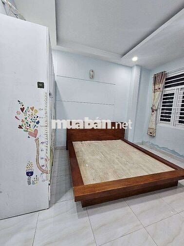 Nhà trung tâm Bình Tân hẻm 8m , kinh doanh buôn bán . Hồ Văn Long