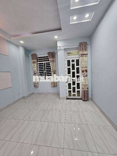 Nhà trung tâm Bình Tân hẻm 8m , kinh doanh buôn bán . Hồ Văn Long