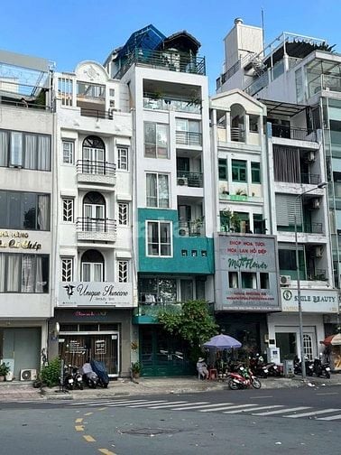 Bán rất gấp nhà mặt tiền đường Phan Xích Long Quận Phú Nhuận