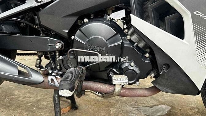 Exciter 150 trắng đen 2018 ( hỗ trợ góp )