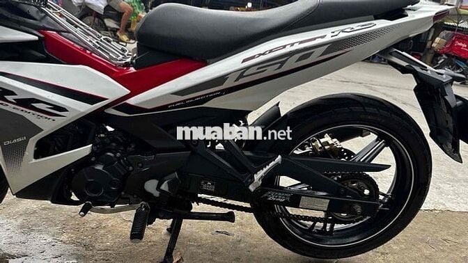 Exciter 150 trắng đen 2018 ( hỗ trợ góp )