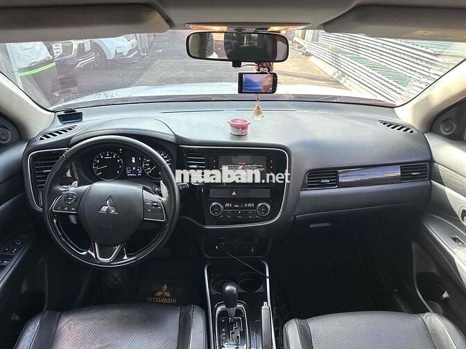 Mitsubishi Outlander 2.0CVT Premium 2019-71000km