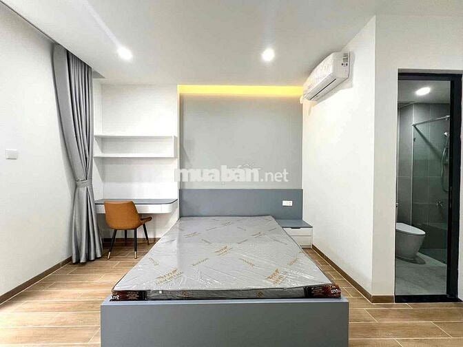 CHO THUÊ CĂN HỘ BAN CÔNG XA BẾP MÁY GIẶT RIÊNG RỘNG 35m2 GIÁP Q1