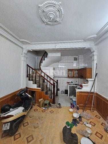 Cho thuê nhà Riêng 30m x 4T ở Gần Phố Bạch Mai - HBT