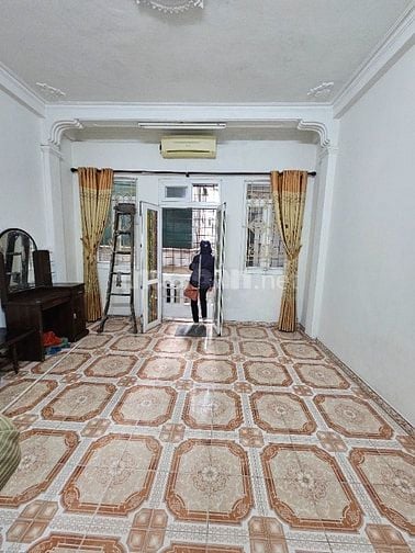 Cho thuê nhà Riêng 30m x 4T ở Gần Phố Bạch Mai - HBT