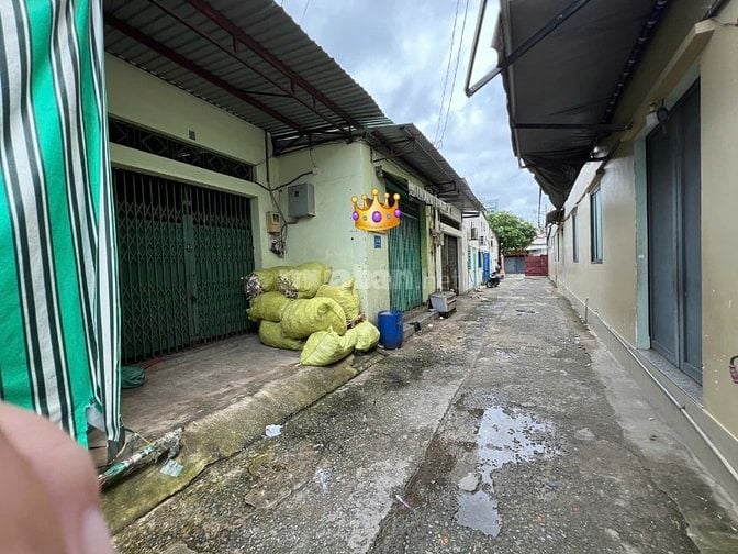 Kho, xưởng sát chợ Tân Hương, gần Aeon Tân Phú