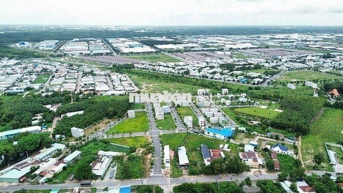 Chính chủ cần tiền  trả nợ  nên  cắn răng bán rẽ lô đất vissip 2 đẹp