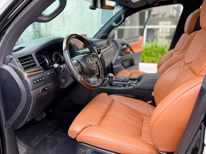 Bán Lexus LX570 MBS 4 chỗ, sản xuất 2016. Xe cực mới.