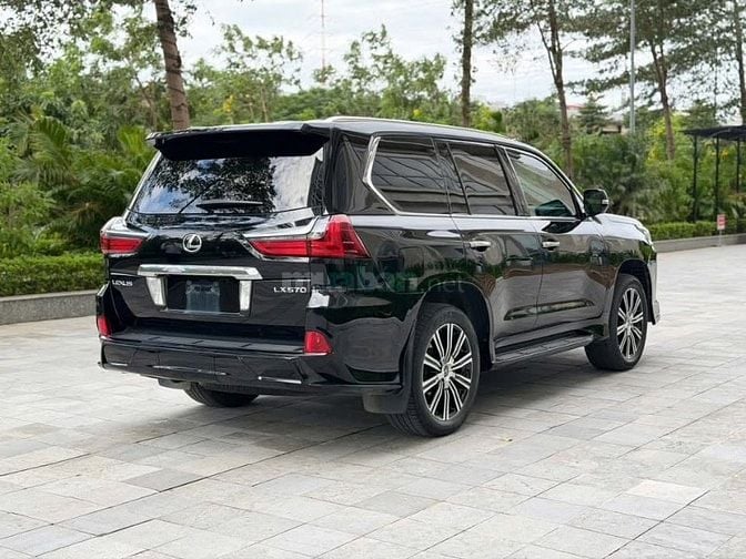 Bán Lexus LX570 MBS 4 chỗ, sản xuất 2016. Xe cực mới.