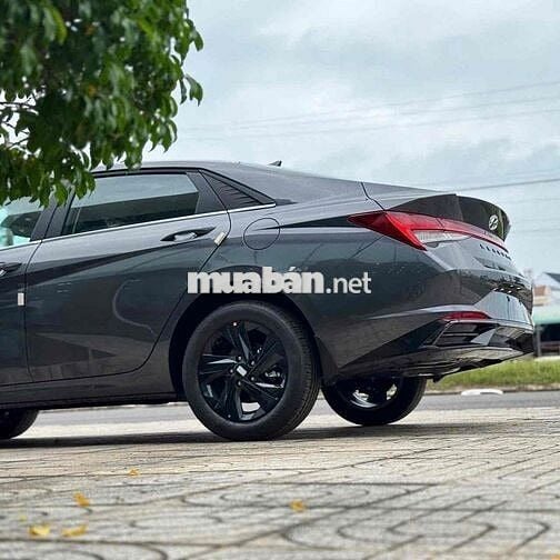 Hyundai Elantra 2025 1.6 AT Đặc biệt - 900 km