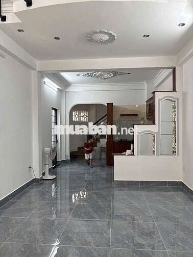 100m2 vuông vức ngang 5,5m 2 MT HXH Âu Cơ 4 tầng BTCT Hỗ trợ vay bank