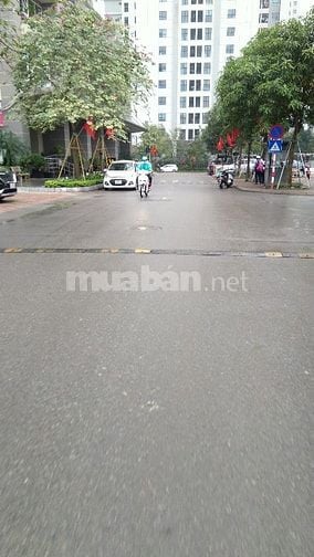 Cho thuê tầng2 rộng 65m2 gồm 2 phòng  Hồ Tùng Mậu đủ đồ -5,5triệu/thán