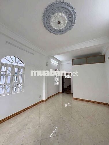 100m2 vuông vức ngang 5,5m 2 MT HXH Âu Cơ 4 tầng BTCT Hỗ trợ vay bank