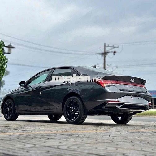 Hyundai Elantra 2025 1.6 AT Đặc biệt - 900 km