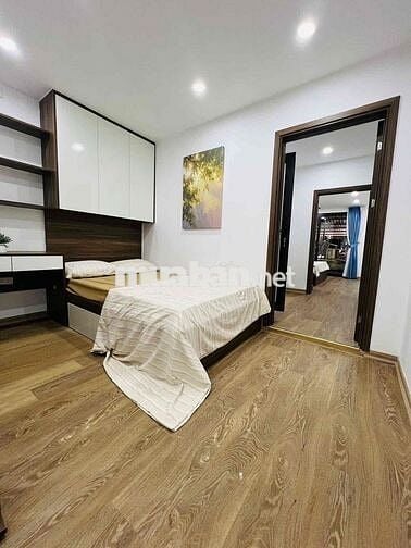 Lô góc Tập Thể phố Quỳnh Mqi nhà đẹp 2 thoáng oto đỗ thông 70m T2 giá