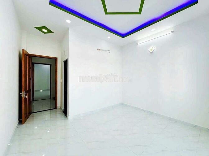 Nhà mới đẹp y như hình 4 x 16 có 5pn 5wc sân thượng